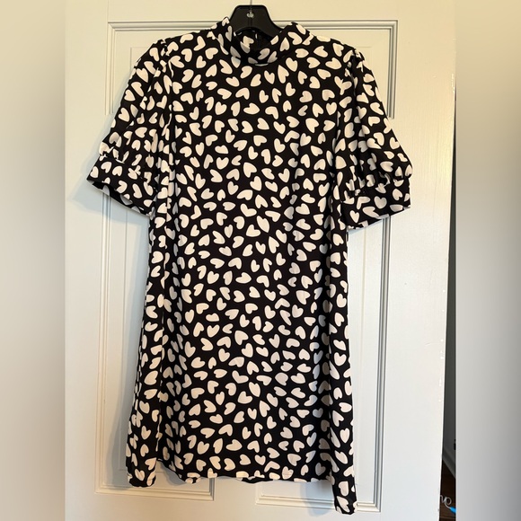 Ann Taylor Dresses & Skirts - Ann Taylor Black and White Heart Print Dress size small
